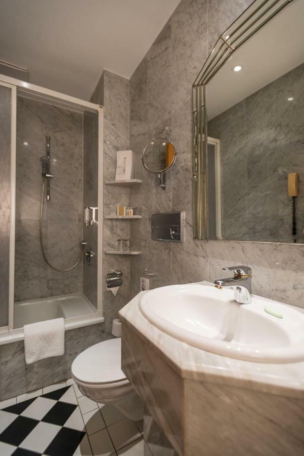 Hotel Heinz Höhr-Grenzhausen Zewnętrze zdjęcie